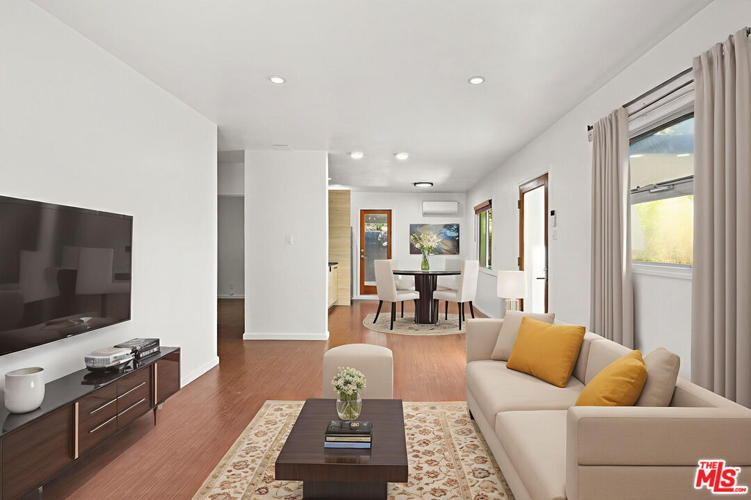 Foto principal - 3544 Division St