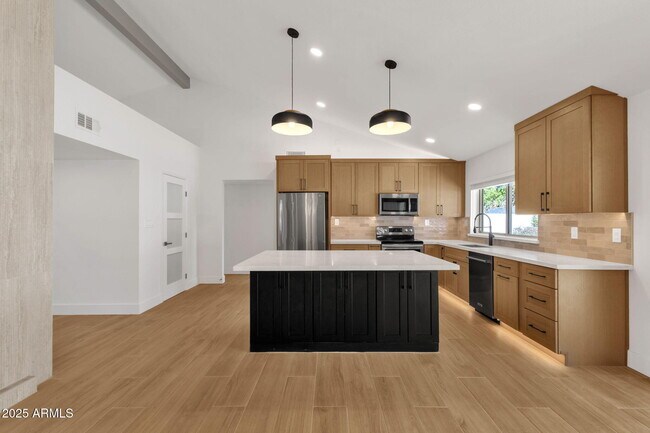 Foto del edificio - 14421 N 45th St