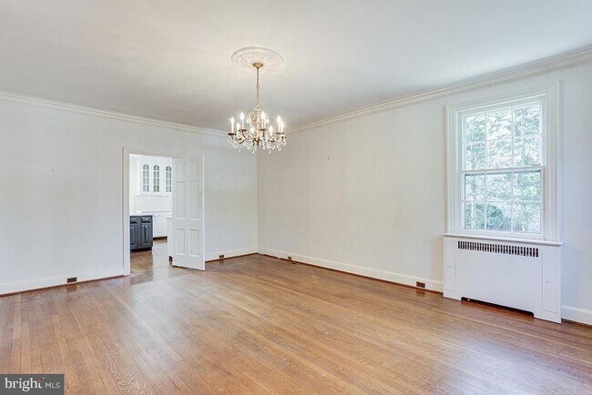 Building Photo - 5202 Edgemoor Ln