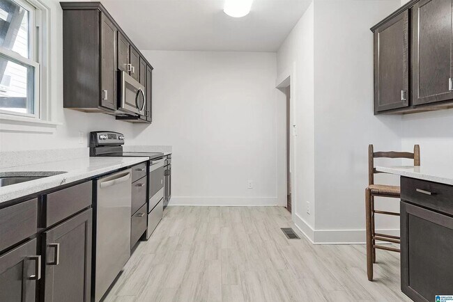 Foto del edificio - Charming 3BR House in Birmingham