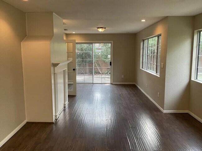 Foto del edificio - 16300 San Jose St
