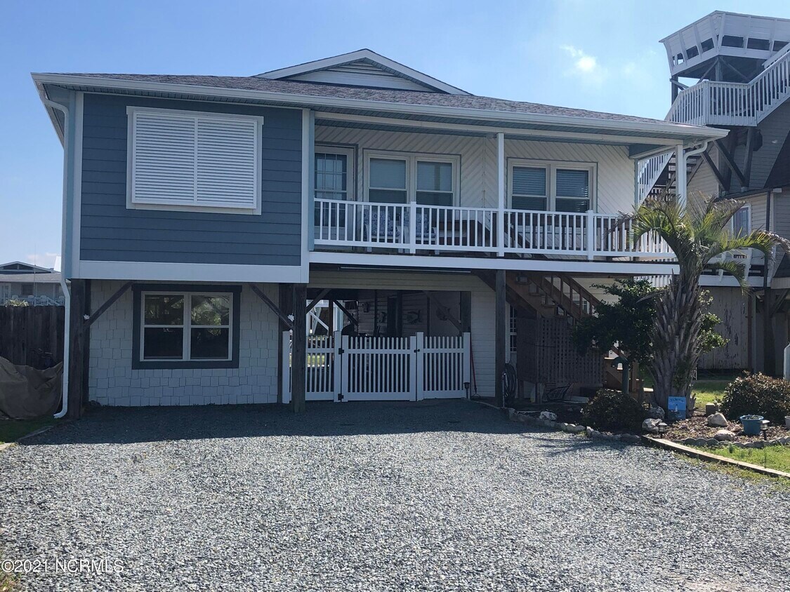 114 Charlotte St, Holden Beach, NC 28462 House Rental in Holden Beach