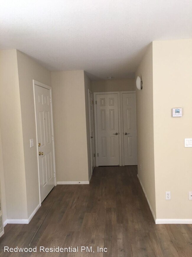 Building Photo - 1 br, 1.5 bath House - 1907 Windmill Circle