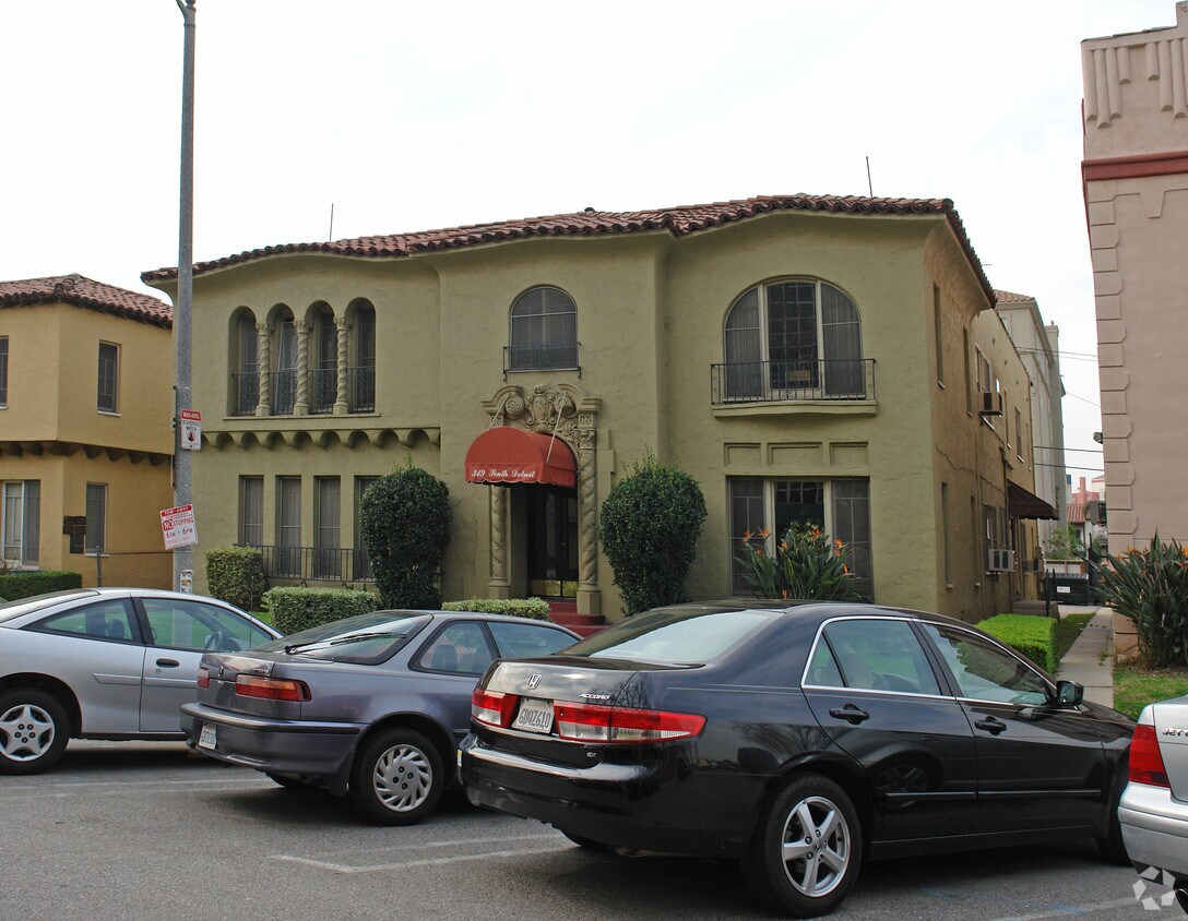 Building Photo - 319 S Detroit St