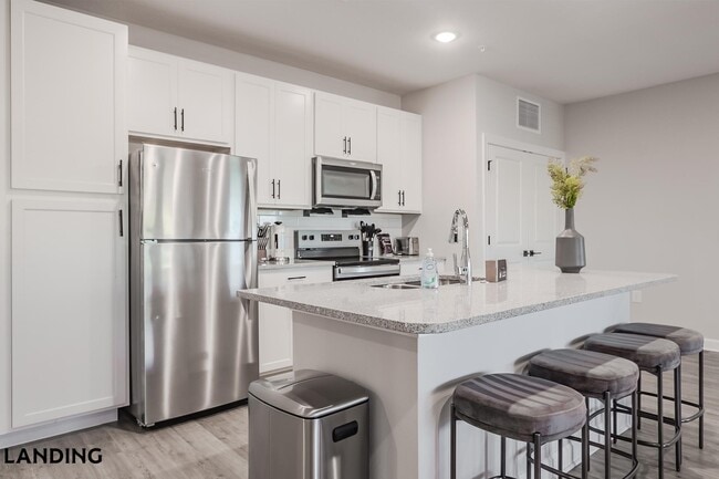 Building Photo - 5001 Willowgate Lp