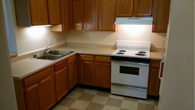 Cocina - West Manor Senior Apartments