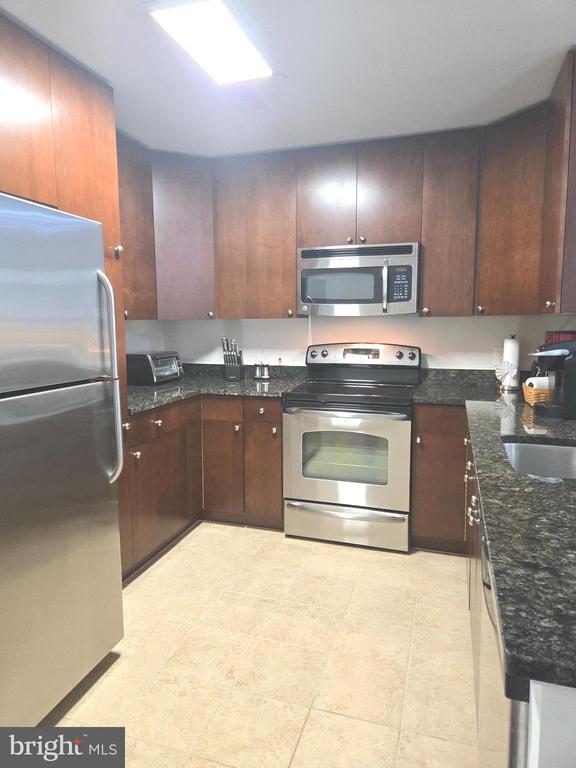 Building Photo - 155 Potomac Passage