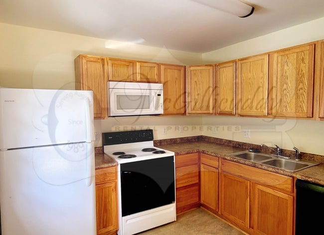 Building Photo - 1207 Holden Dr