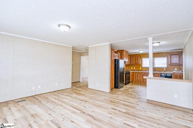 Building Photo - 210 Frontier Dr