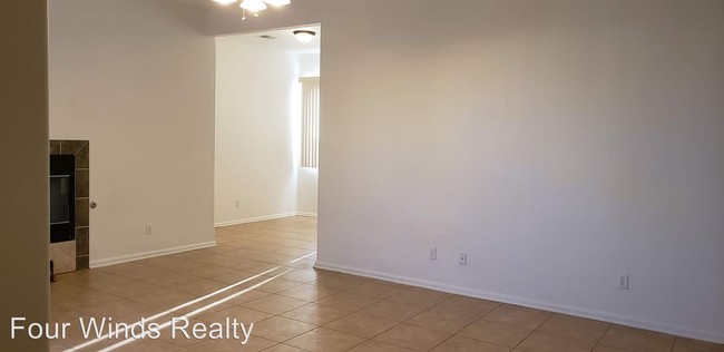 Building Photo - 4 br, 2.5 bath House - 13337 Calle Amapola