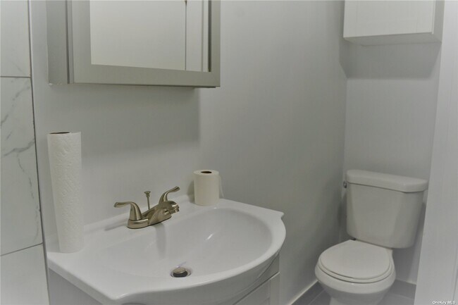 Foto del edificio - 1420 Castleton Ave