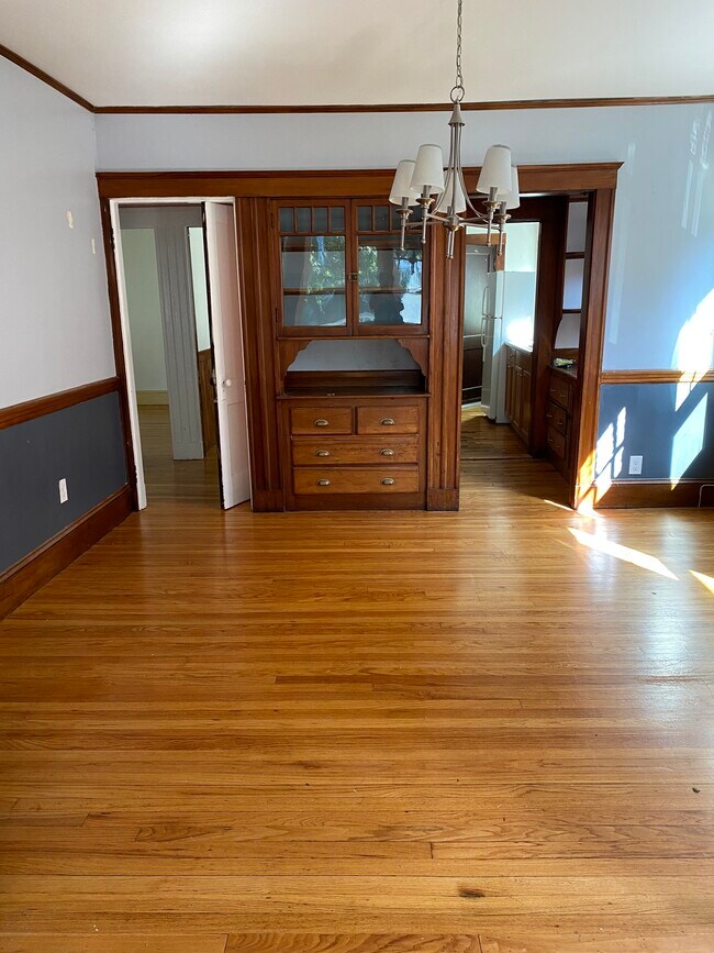 dining room - 49 Madison Ave