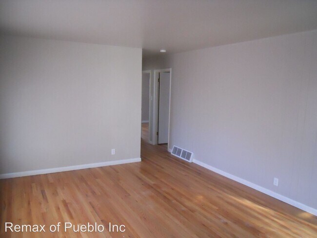 Building Photo - 3 br, 1 bath House - 1920 Hollywood Dr.