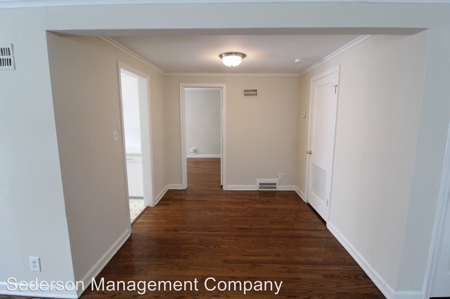 Building Photo - 308 E 27th Ave