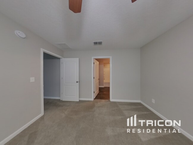 Building Photo - 2609 King Louis Drive Jacksonville FL