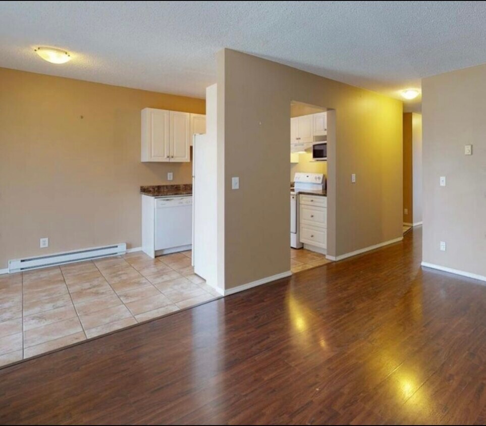 46260 Harford St Unit 8, Chilliwack, BC V2P 2W3 Apartments 46260