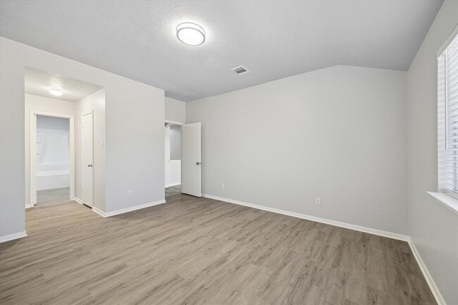 Foto del edificio - 23902 Goodfellow Dr