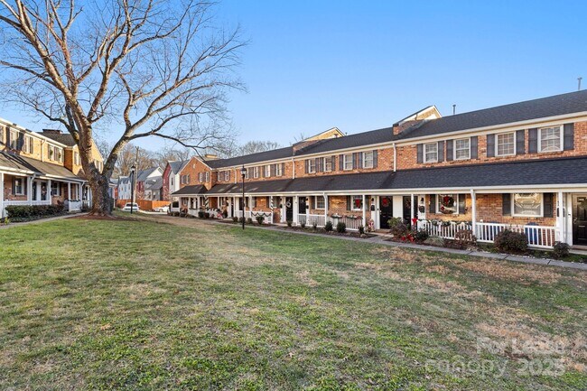 Foto del edificio - 1318 Green Oaks Ln