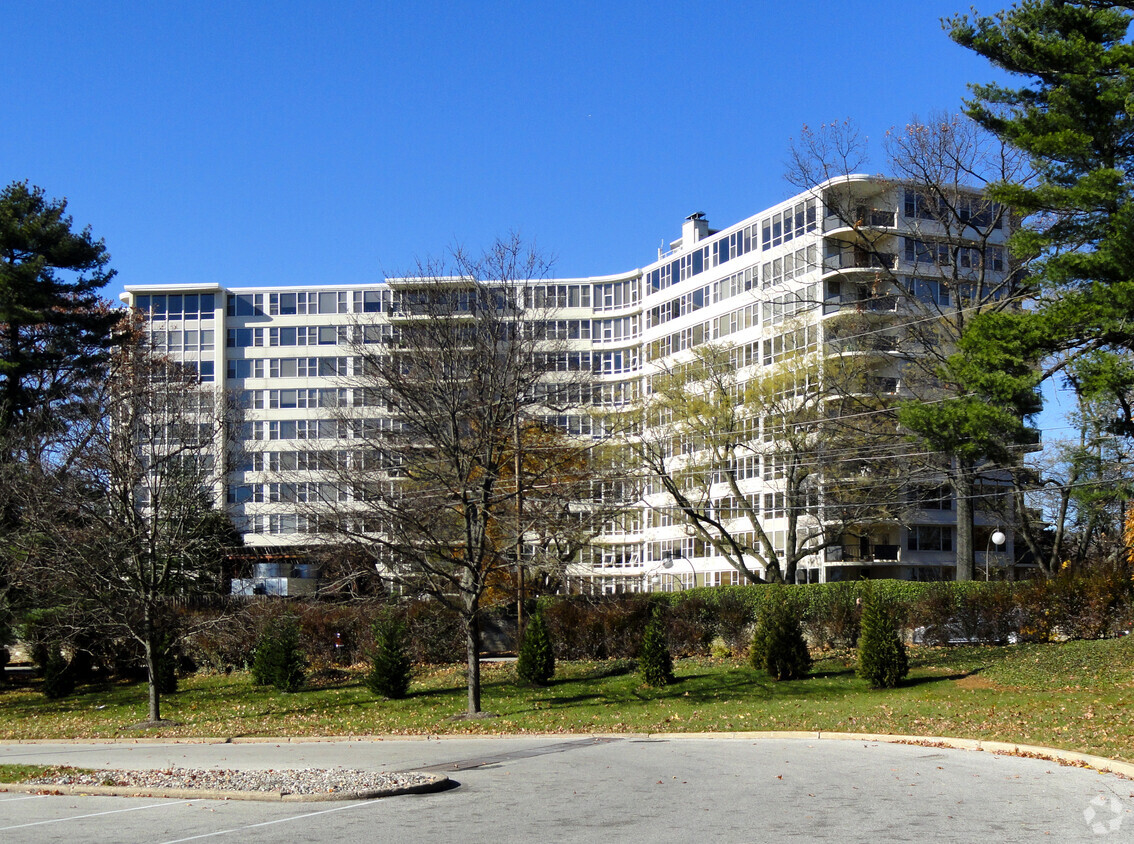 Desde el sur - Sutton Terrace Condominium