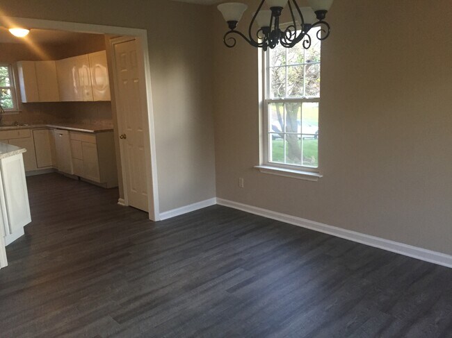 Building Photo - 144 Scenic Harpeth Dr