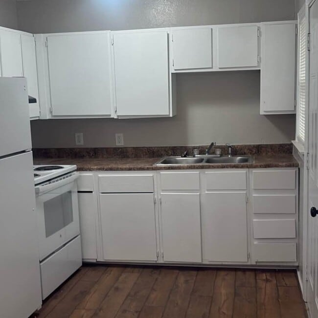 Building Photo - Siena Townhomes