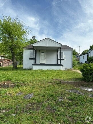 Building Photo - 461 Dennis Dr