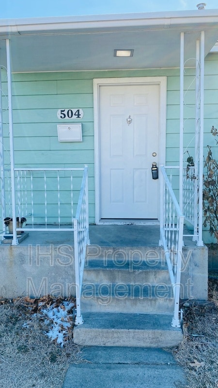 Building Photo - 504 Delafield Ave