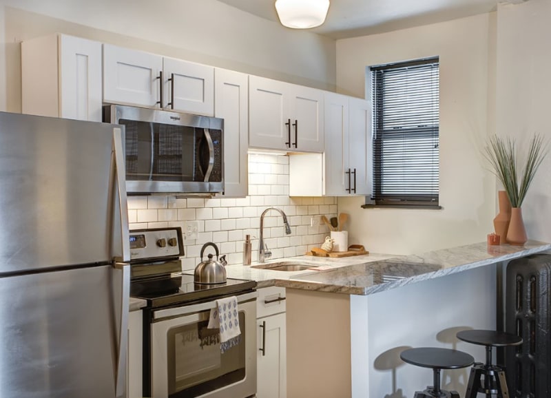 Primary Photo - 6809 N Sheridan Rd