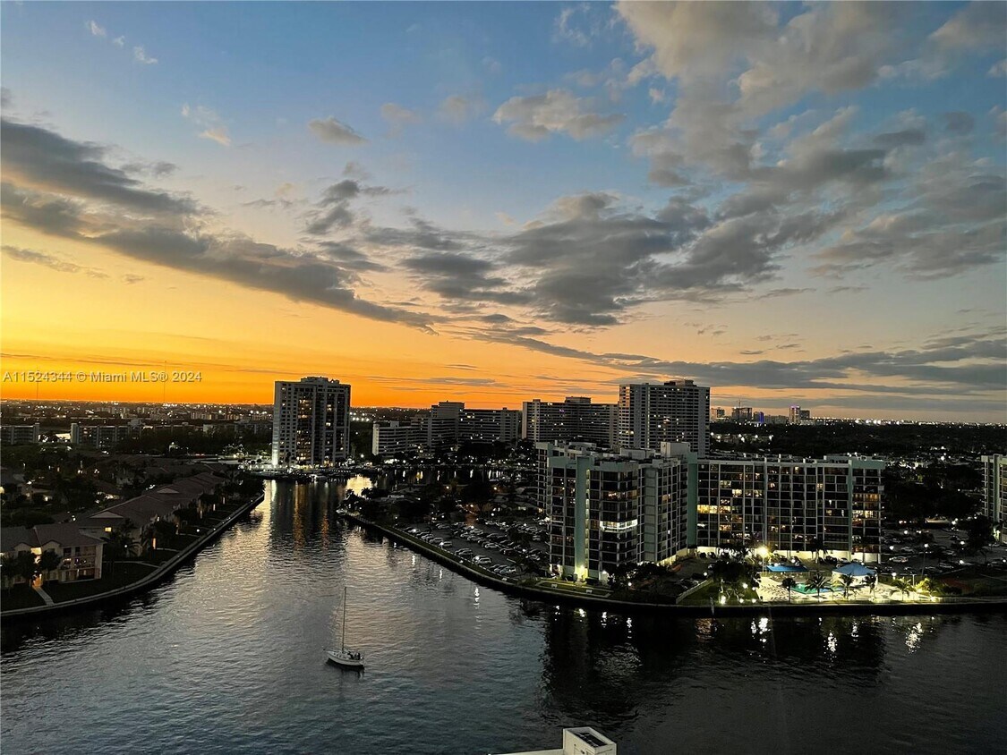 Foto principal - 3800 S Ocean Dr