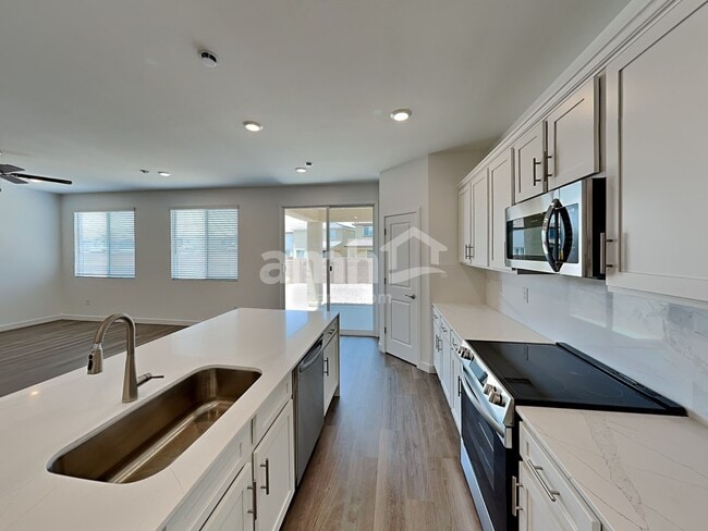 Building Photo - 9677 N Rancho Lozano