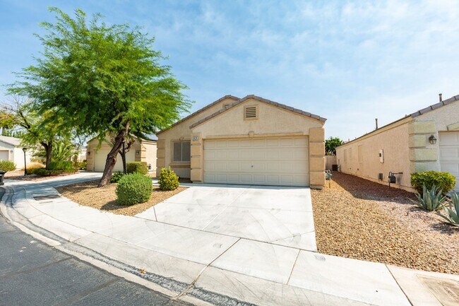 Building Photo - Single story 3 bedroom home in a lovely NW community