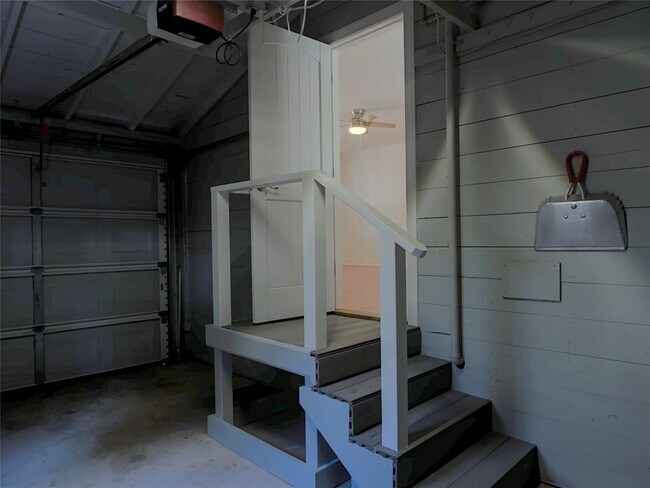 Foto del edificio - 1505 Karen Ave