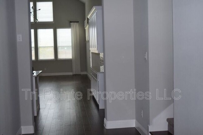 Building Photo - 15718 Tea Tree Rd