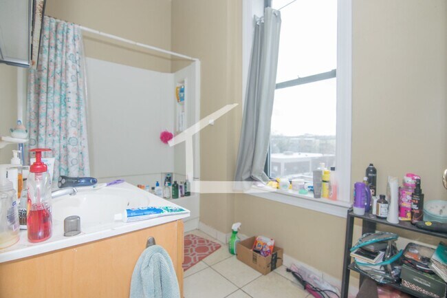 Foto del edificio - 4 Bedroom