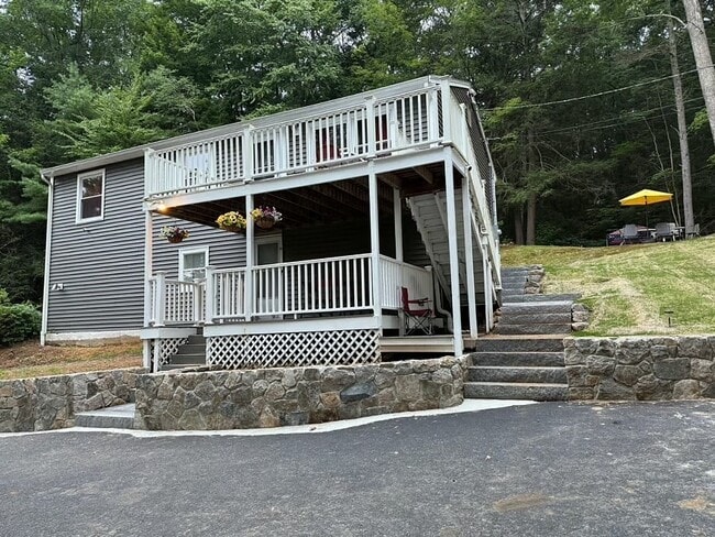 Building Photo - 89 Westwood Dr