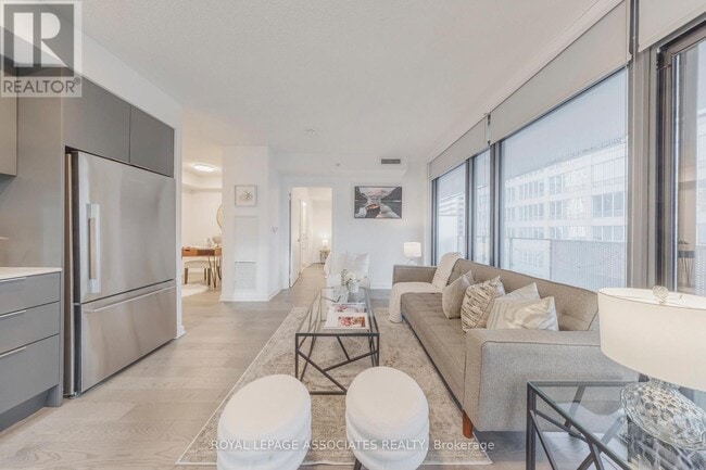 Photo du bâtiment - 25 Richmond St E