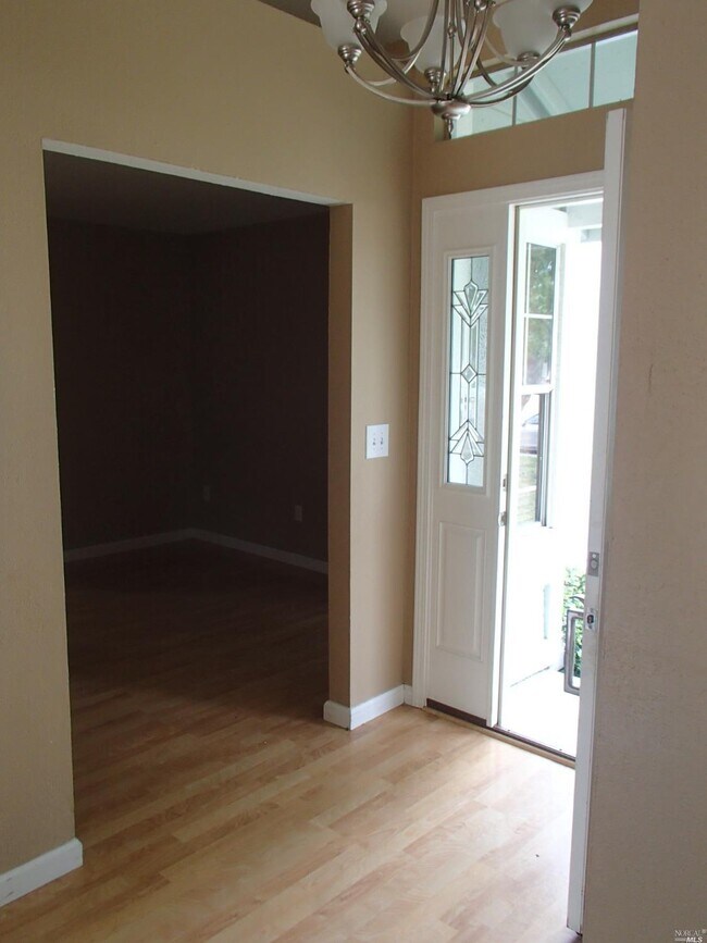 Building Photo - 638 Barrington Ct