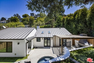 Building Photo - 2425 Rinconia Dr