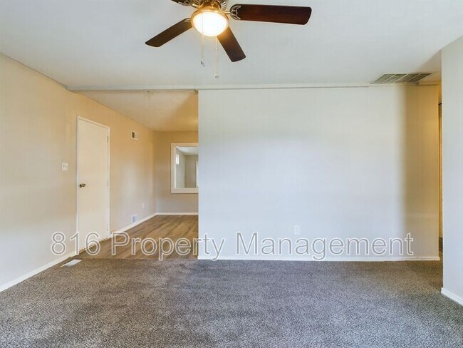 Foto del edificio - 6407 E 152nd St