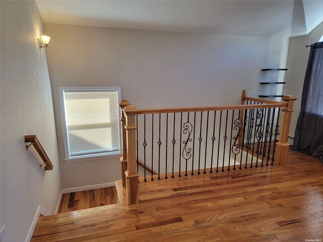 Foto del edificio - 241-01 Caney Rd