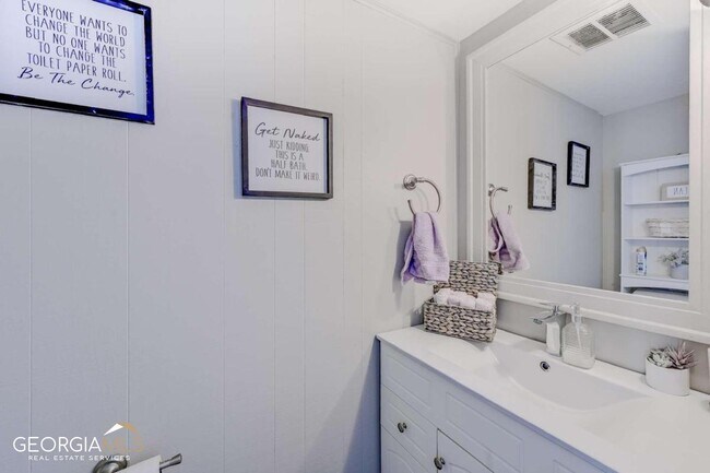 Building Photo - 3119 Colonial Way