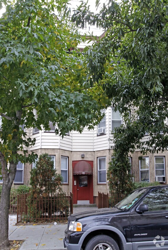 Primary Photo - 101 Magnolia Ave