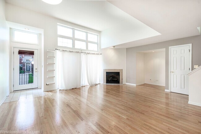 Foto del edificio - 4930 S Cornell Ave