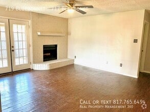 Building Photo - 719 Bluebonnet Dr