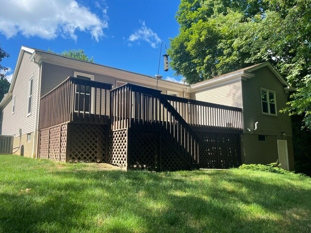 Foto del edificio - 142 Takacs Dr