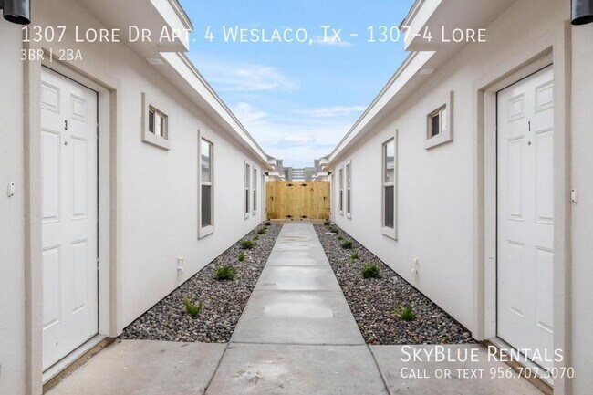 Building Photo - 1307 Lore Dr