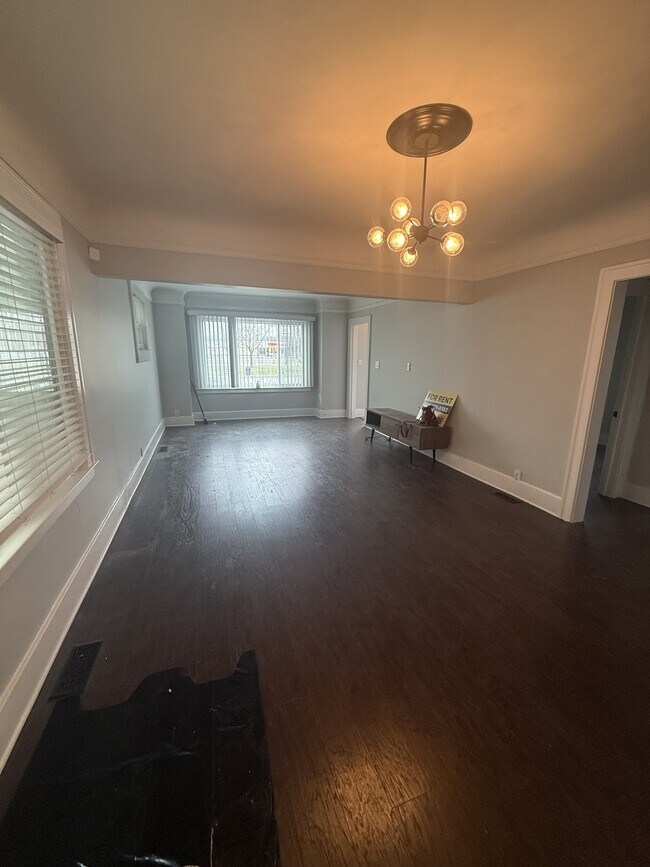 Foto del edificio - 221 E Bennett St