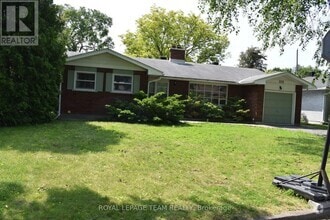 Building Photo - 910 Garwood Ave