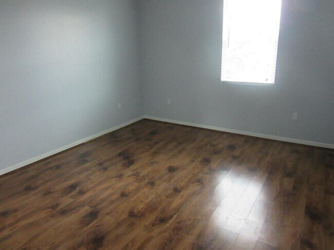Foto del edificio - 3223 Charleston St