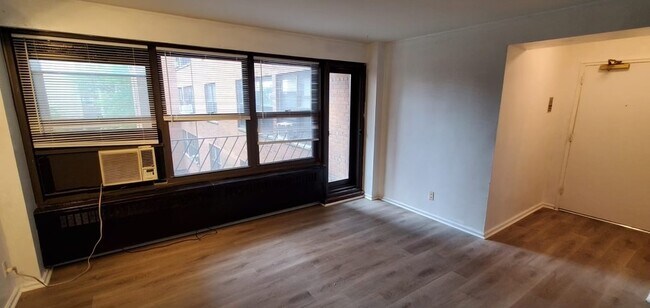 Foto del edificio - 6118 N Sheridan Rd